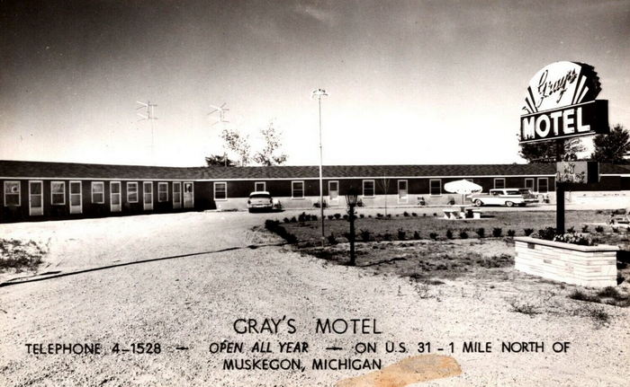 Northside Motel (Rodeway Inn, Grays Motel) - Vintage Postcard As Grays (newer photo)